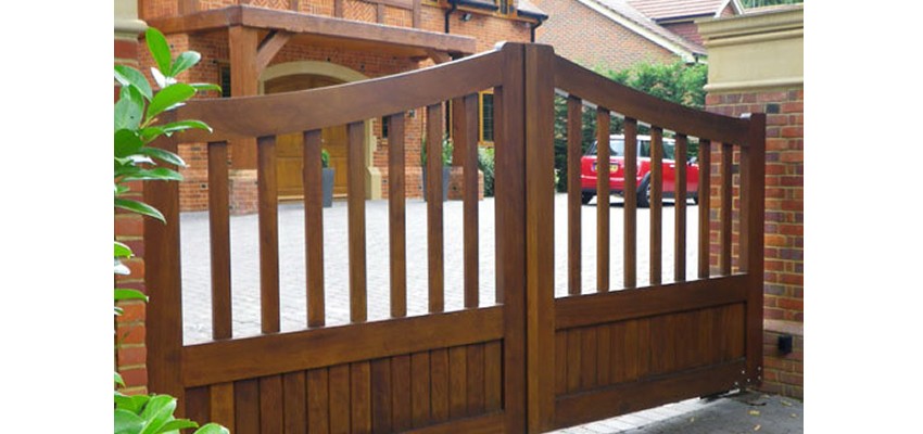 Wooden swing gate